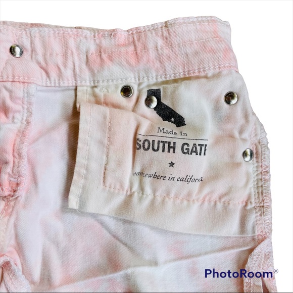AG Daisy Low Rise Shorts in Pink Tye Dye AG size 25 - Picture 9 of 9